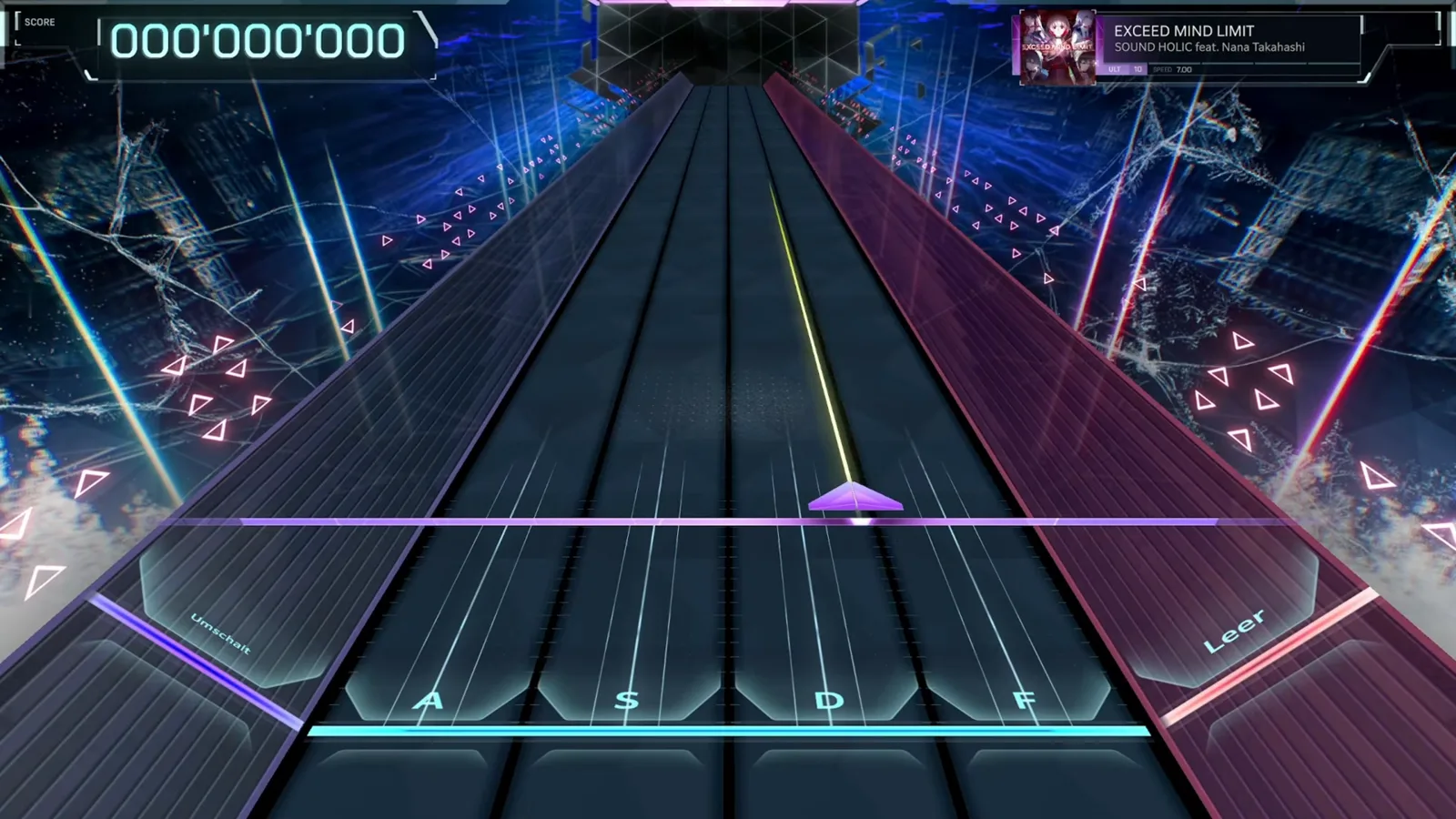In FalsusのEXCEED MIND LIMIT ULT 10譜面開始時のハイウェイ表示。A S D Fの4レーンは空で、両端にドイツ語のLeerとUmschaltサイドレーン、スコアは000'000'000、最初の紫のウェッジはまだハイウェイの奥