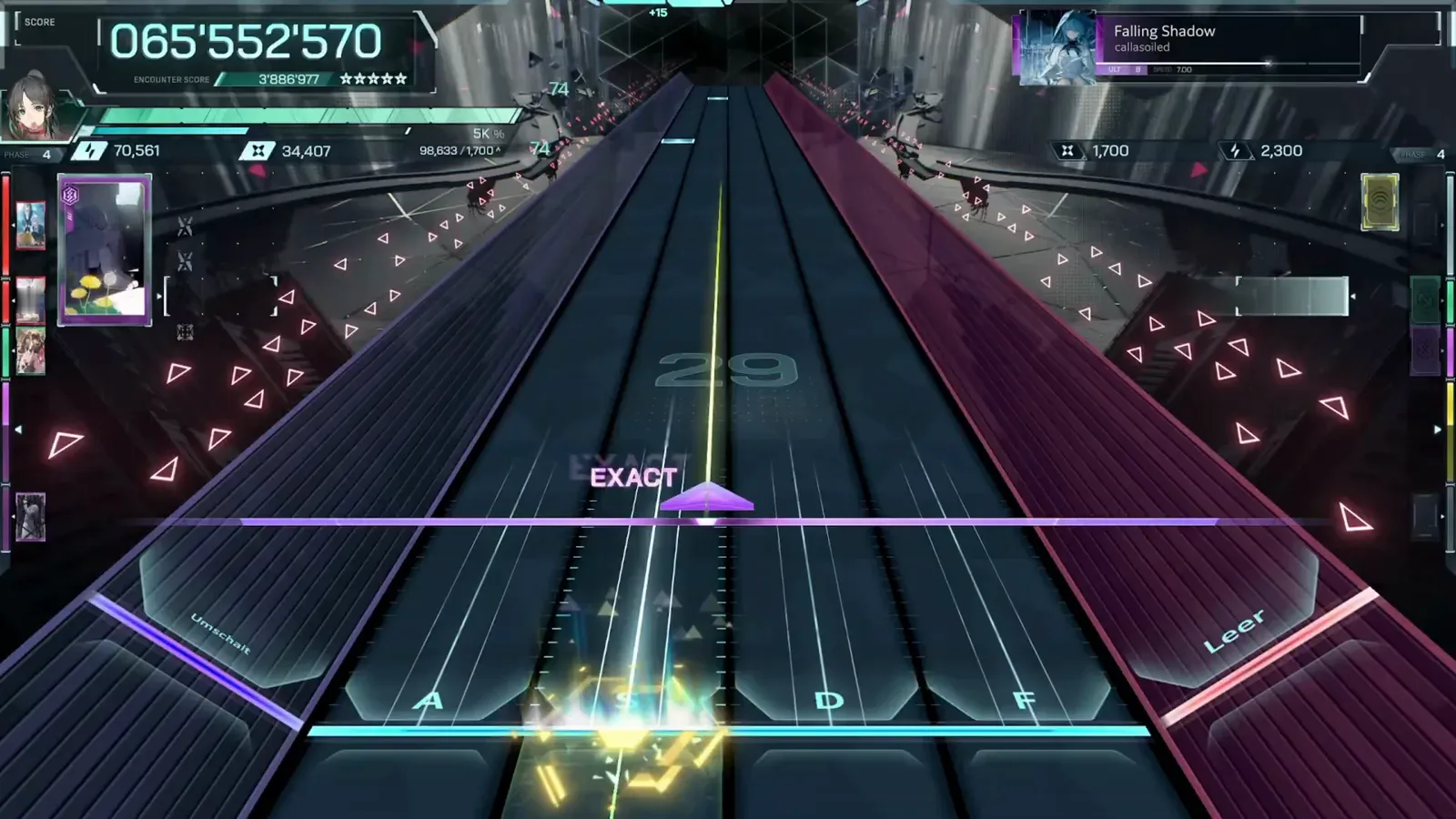 In Falsus Falling Shadow ULT 8 gold hexagon field cell with flick sparkles riding the judgement line at combo 29