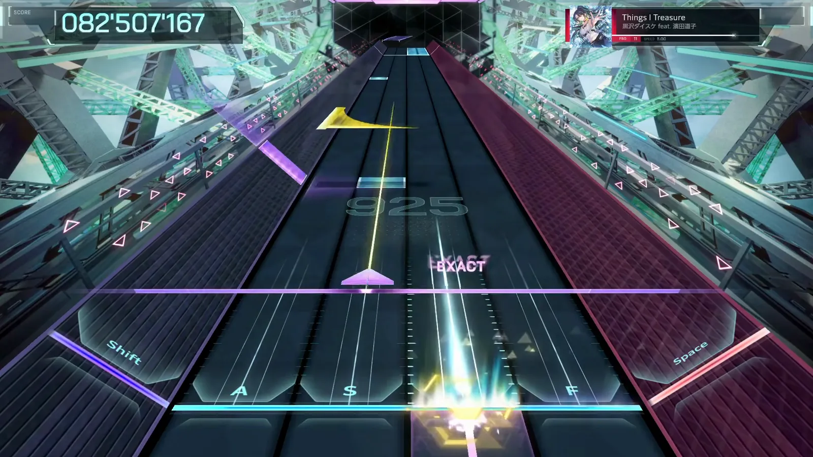 Gold flick stretch In Falsus Things I Treasure FBD 11 late chart with a gold flick arrow between cyan slabs and a gold sparkle burst at score 082'507'167 and combo 925